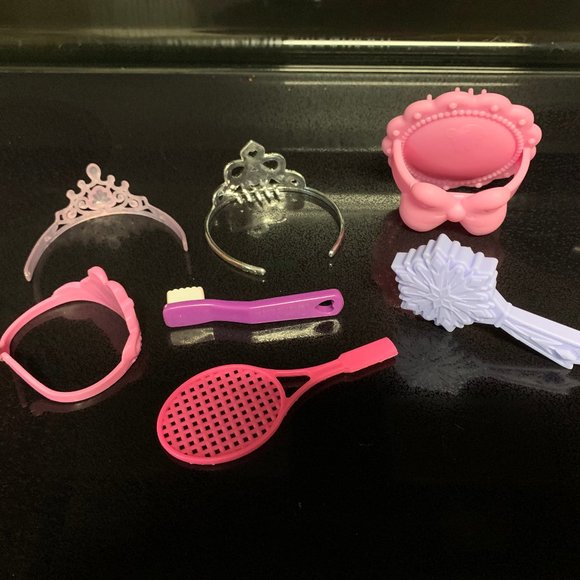 Bundle of 7 Doll Accessories - Picture 2 of 2